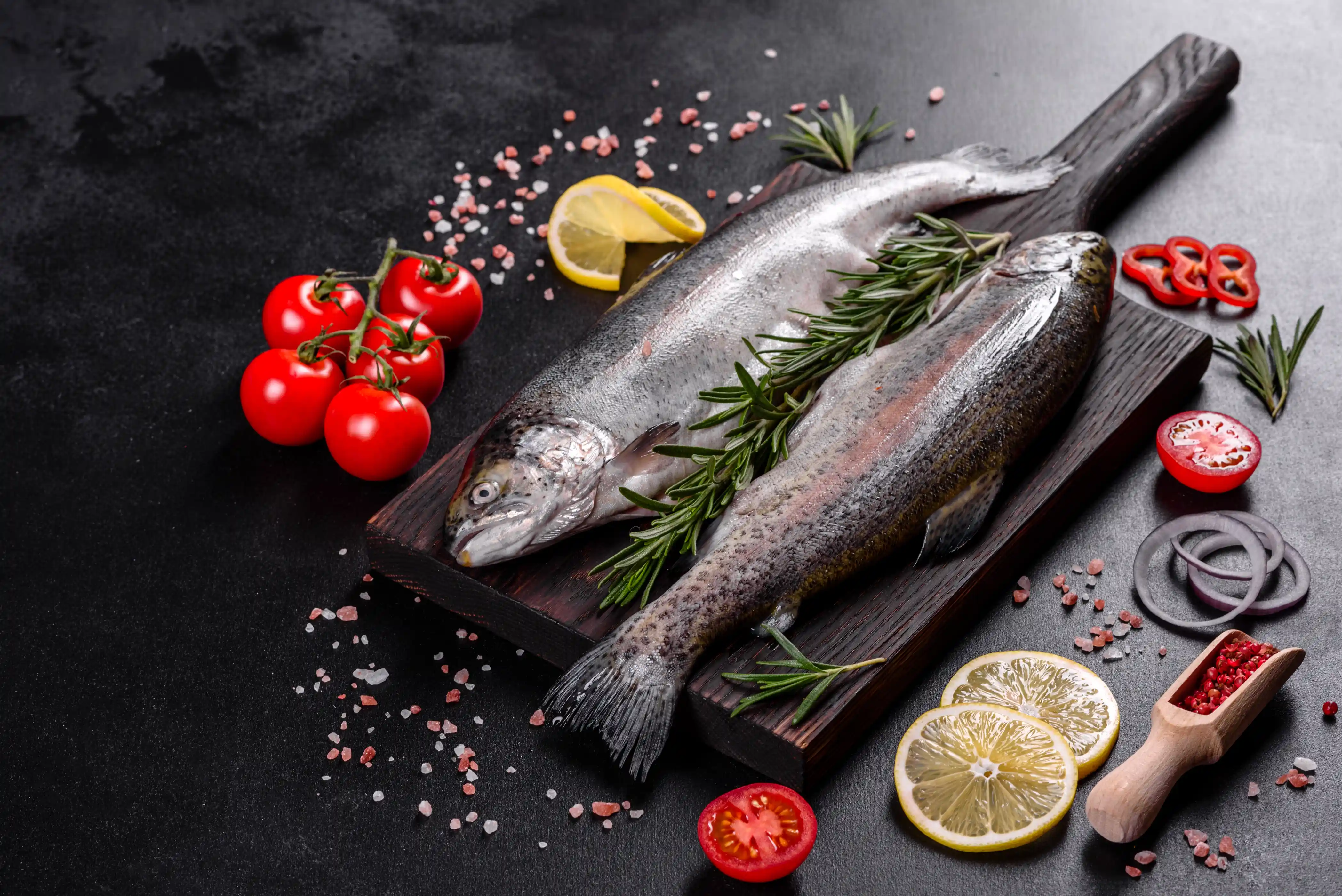 Pescados frescos de temporada en Los Sarangos